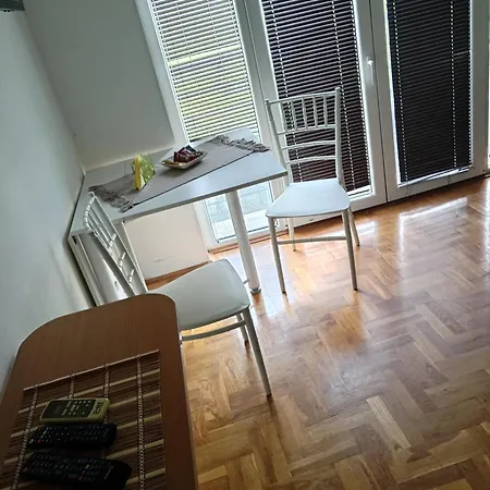 Apartment Tajna *